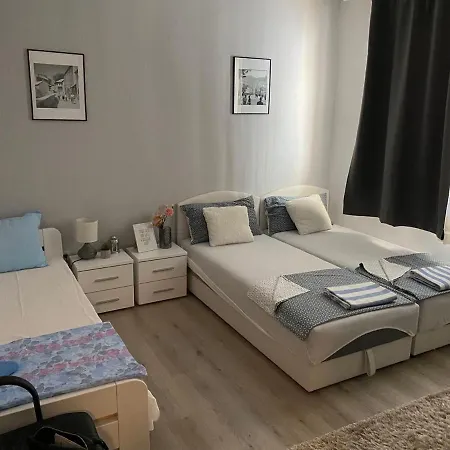 Lamiya's 2 Bedroom Apartment